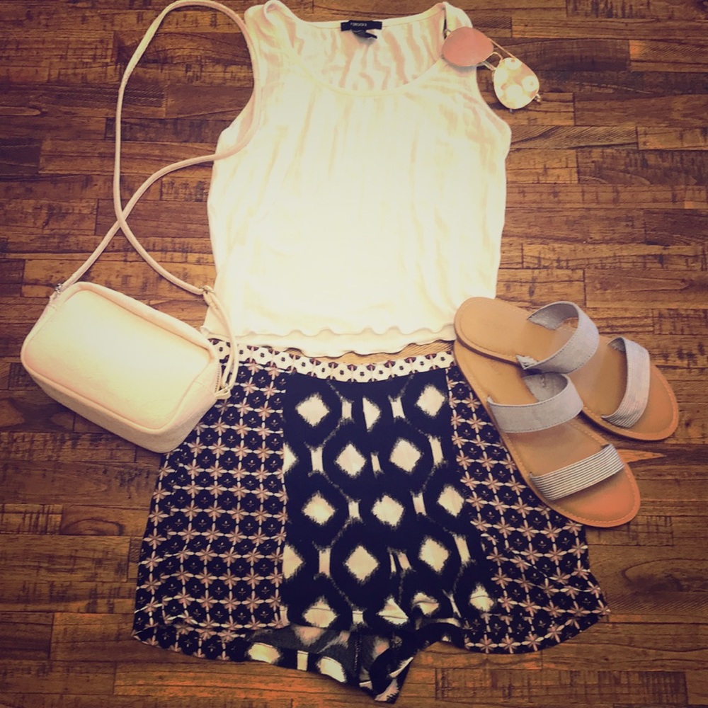 Patterned high waist shorts